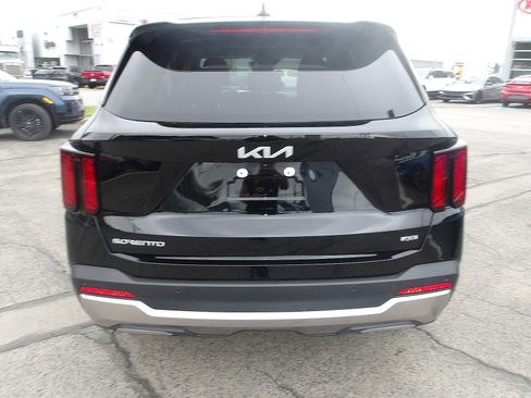 Used 2025 Kia Sorento S w/ Panoramic Sunroof Package AWD/4WD image 6