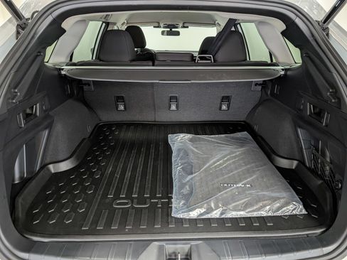 Used 2025 Subaru Outback Premium image 21