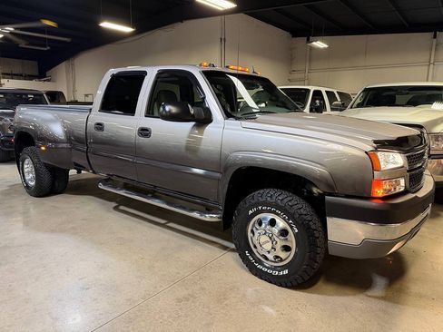 Used 2005 Chevrolet Silverado 3500 LT w/ Heavy-Duty Power Package AWD/4WD image 1
