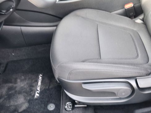 New 2026 Hyundai Tucson SE image 9