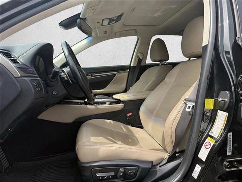 Used 2017 Lexus GS 350 w/ Preferred Accessory Package RWD image 10