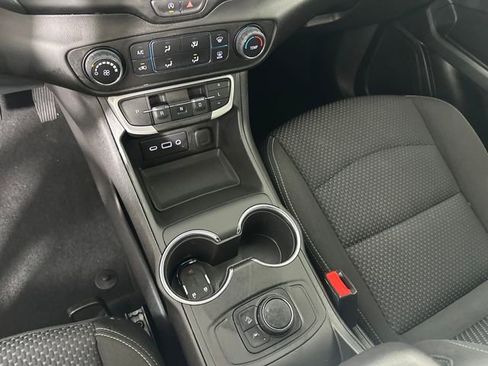 Used 2023 GMC Terrain SLE image 20