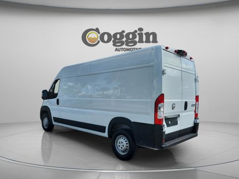 Used 2025 RAM ProMaster 2500 w/ Convenience Group FWD image 3