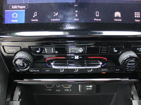 Certified 2023 Jeep Grand Cherokee L Limited image 22