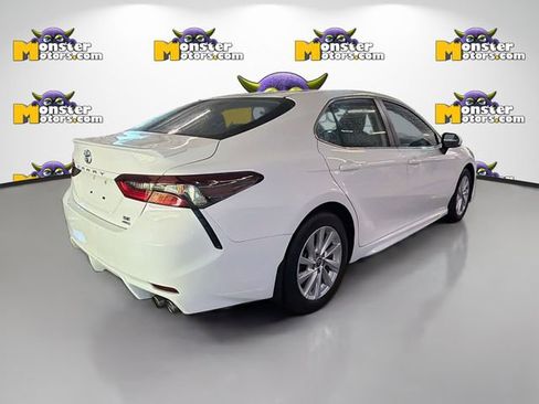 Used 2023 Toyota Camry SE AWD/4WD image 4