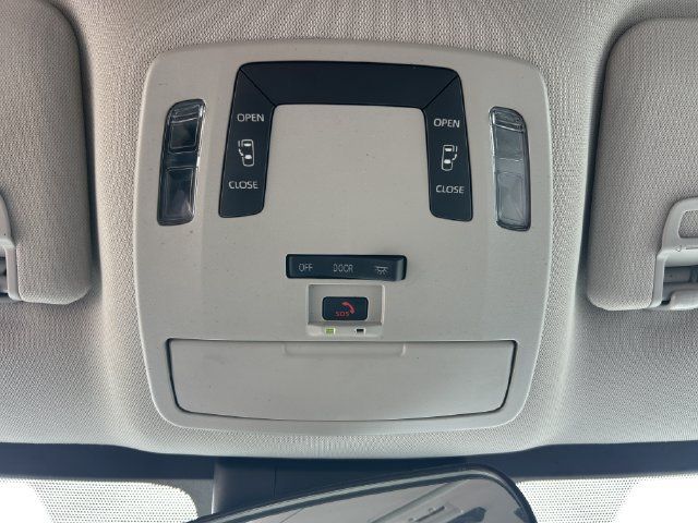 Used 2024 Toyota Sienna LE AWD/4WD image 27