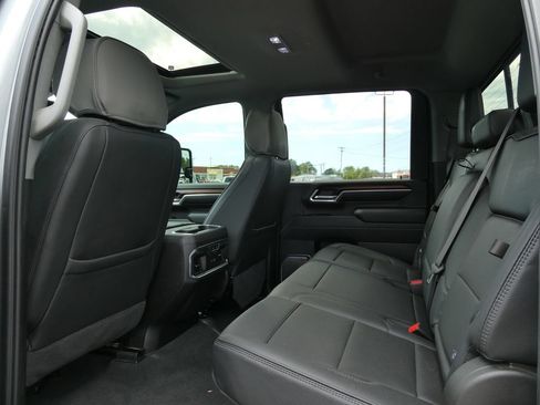 Certified 2025 GMC Sierra 3500 Denali w/ Denali Reserve Package AWD/4WD image 16