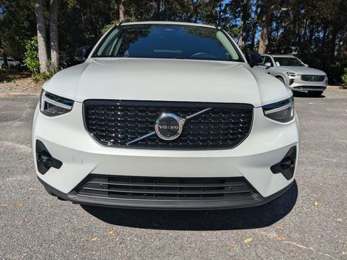 New 2026 Volvo XC40 B5 Plus w/ Protection Package Premier image 9