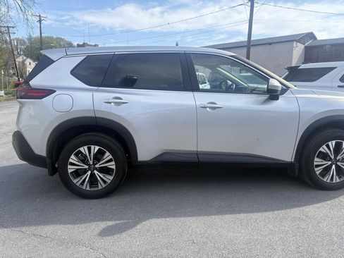 Used 2023 Nissan Rogue SV AWD/4WD image 10