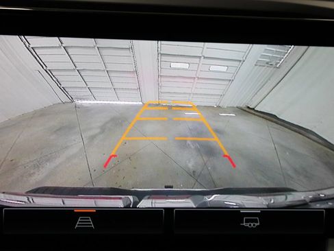 Used 2025 GMC Sierra 1500 SLT image 28