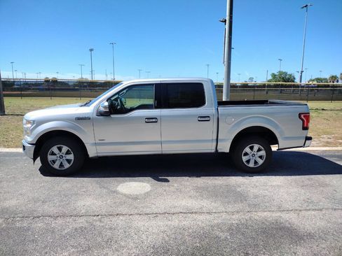 Used 2015 Ford F150 XLT image 4