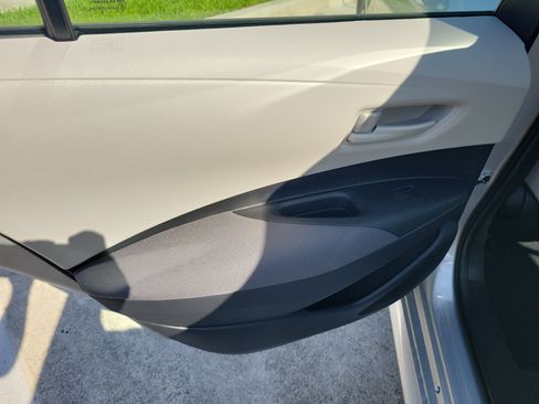Used 2026 Toyota Corolla LE FWD image 12