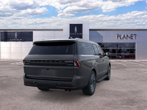 New 2026 Lincoln Navigator L Premier AWD/4WD image 8