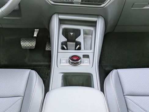 New 2026 Volkswagen Tiguan SE FWD image 22