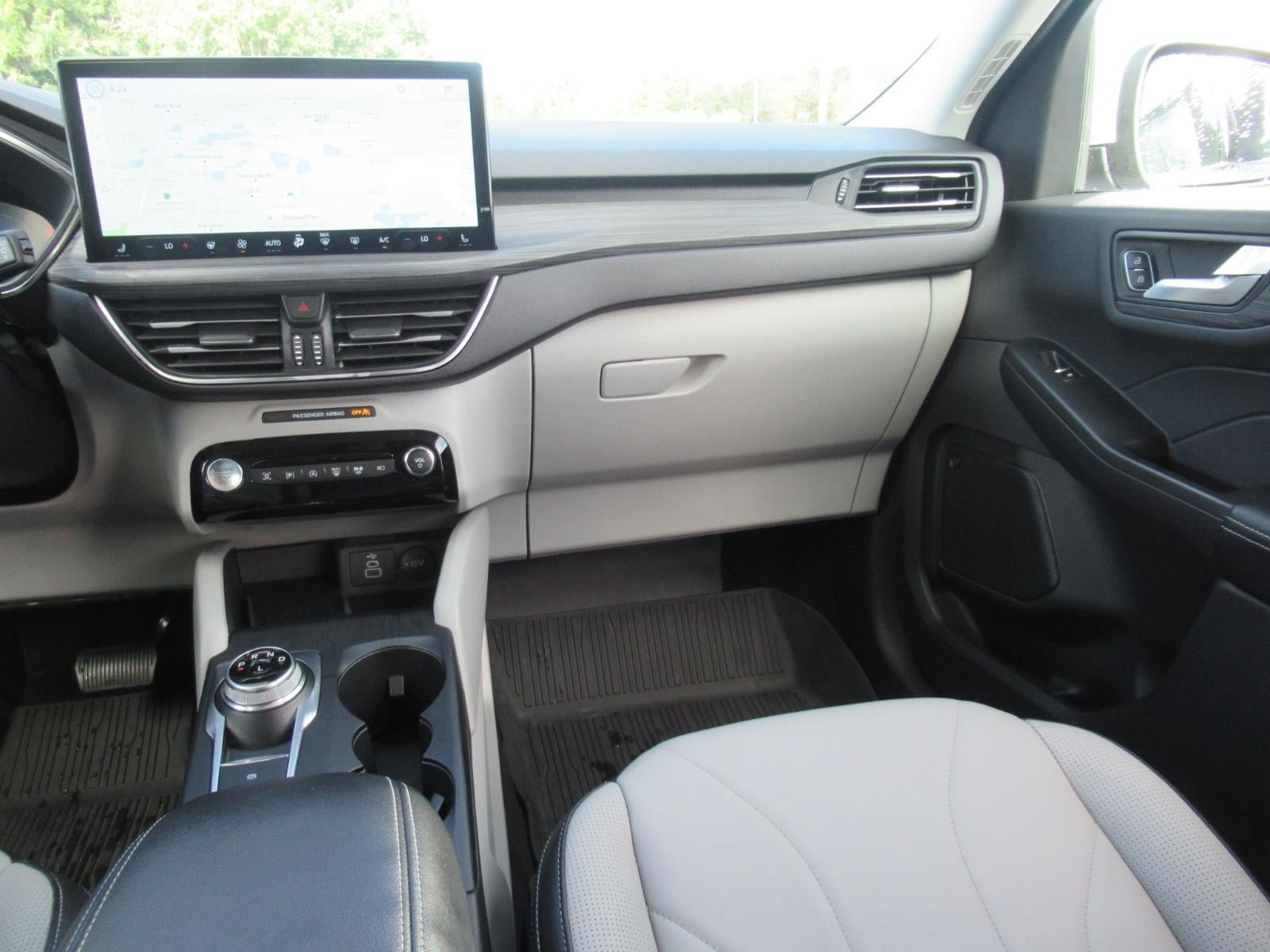 Used 2025 Ford Escape Platinum w/ Premium Technology Package AWD/4WD image 14