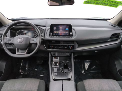 Used 2025 Nissan Rogue SV FWD image 11