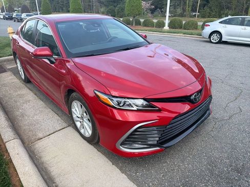 Used 2024 Toyota Camry LE image 8