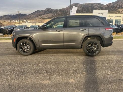 New 2025 Jeep Grand Cherokee Limited image 7