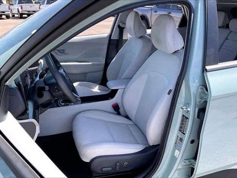 Used 2025 Hyundai Kona SEL FWD image 8