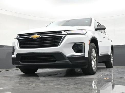 Used 2023 Chevrolet Traverse LS FWD image 26