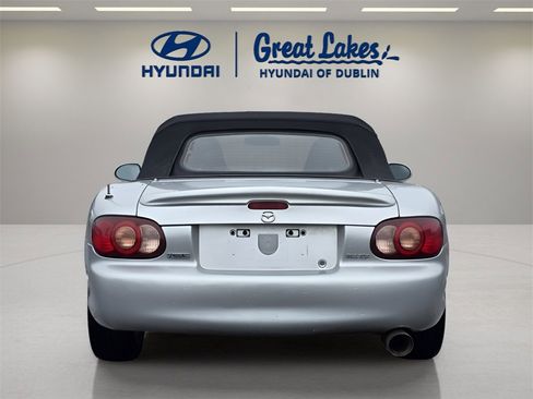 Used 2005 MAZDA MX-5 Miata LS image 4