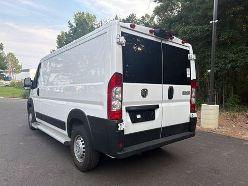 Used 2025 RAM ProMaster 2500 w/ U-Haul Equipment Group FWD image 8