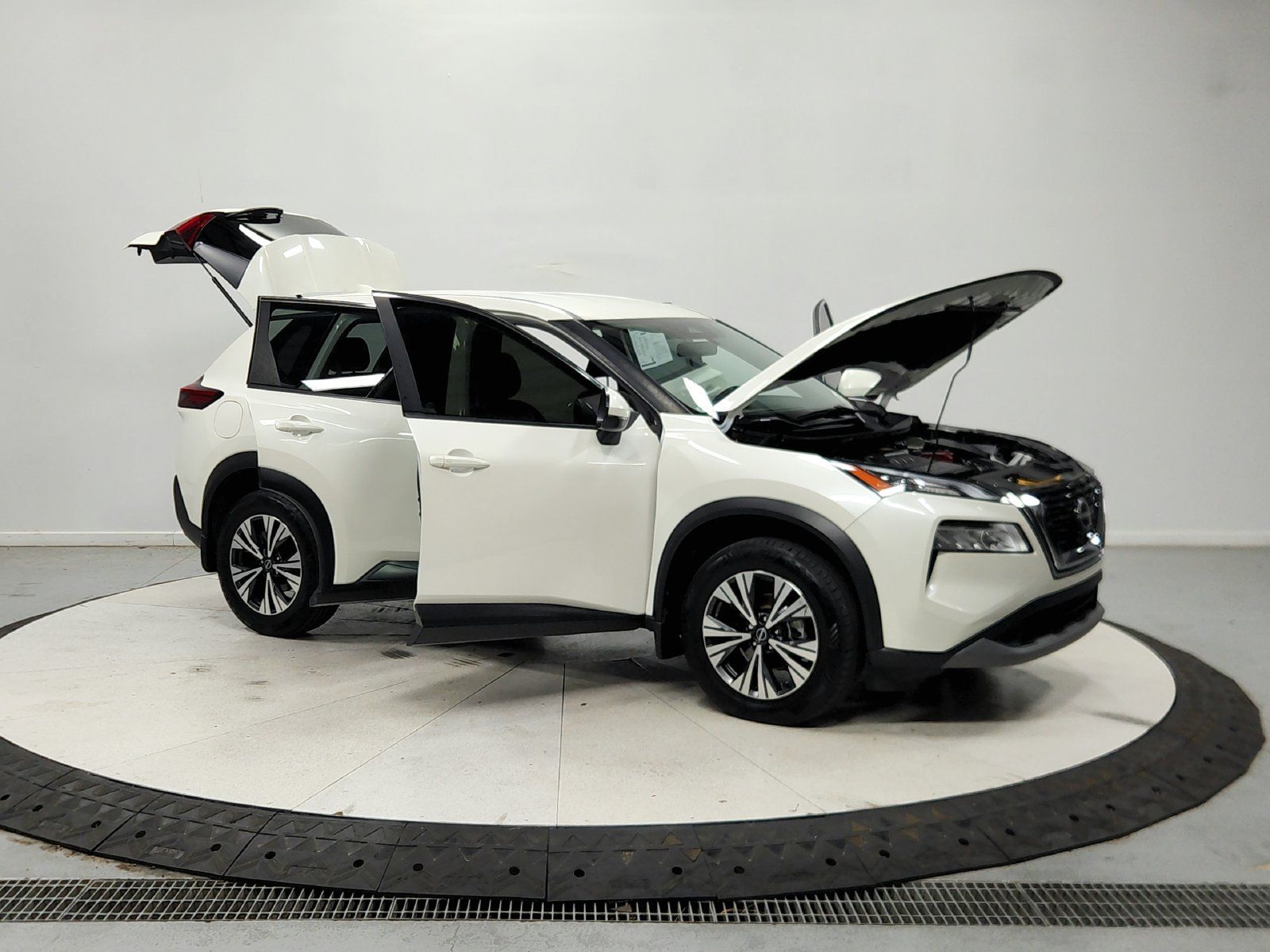 Used 2023 Nissan Rogue SV FWD image 10