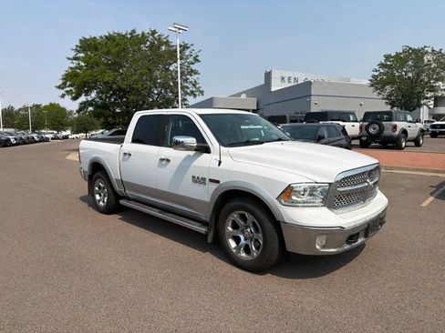 Used 2015 RAM 1500 Laramie w/ Convenience Group AWD/4WD image 7