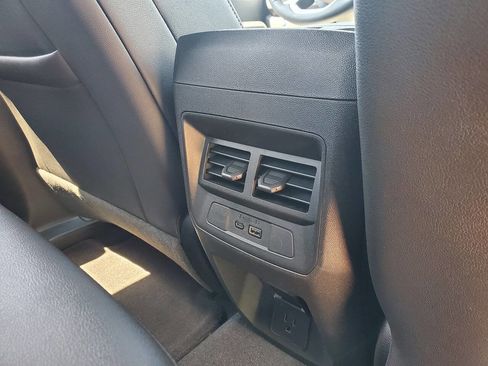 New 2024 Chevrolet Colorado LT w/ LT Convenience Package III image 23