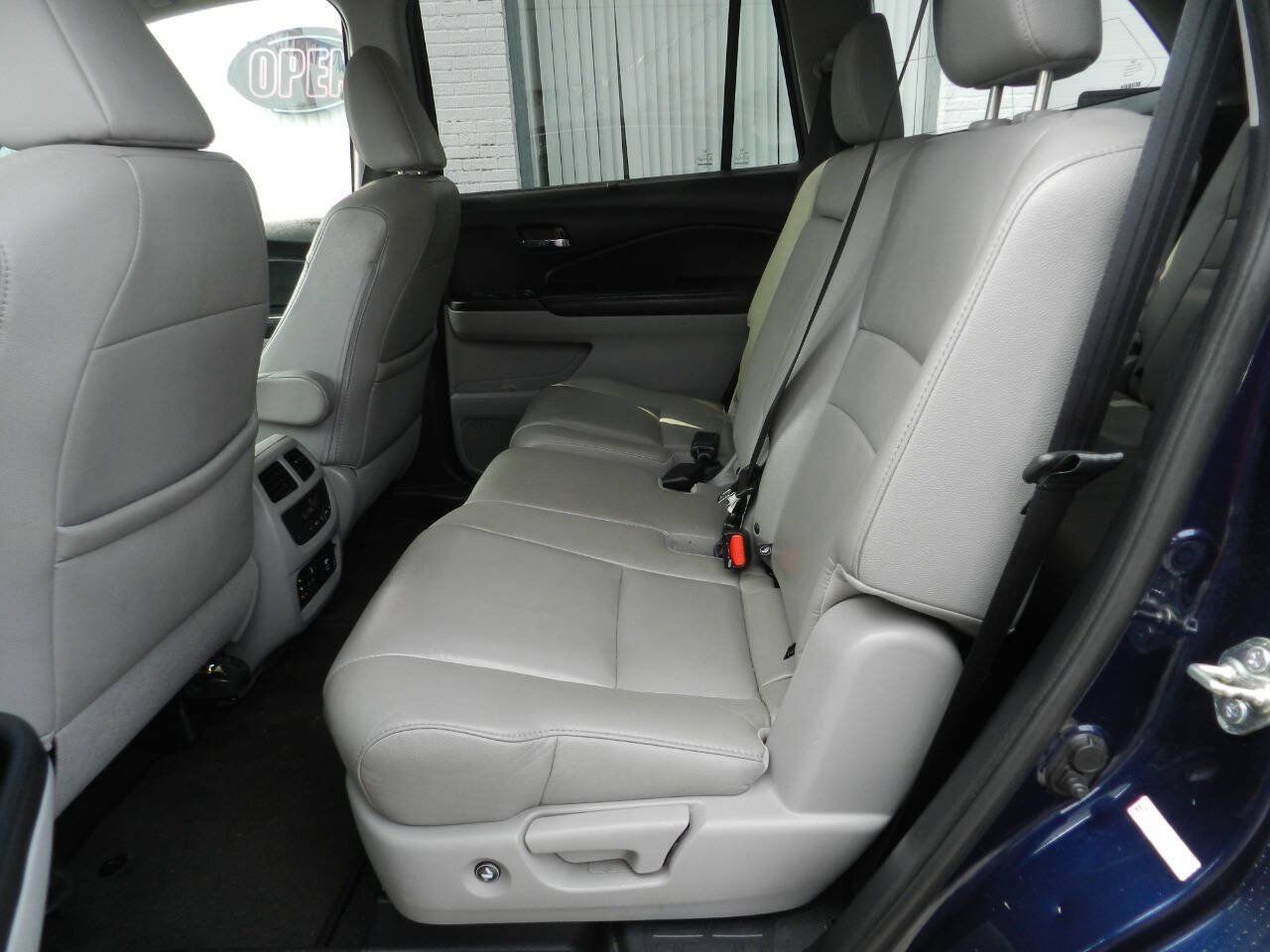 Used 2016 Honda Pilot Touring image 10