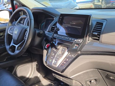 Used 2024 Honda Odyssey Elite image 8