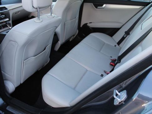 Used 2013 Mercedes-Benz C 250 Sedan image 8
