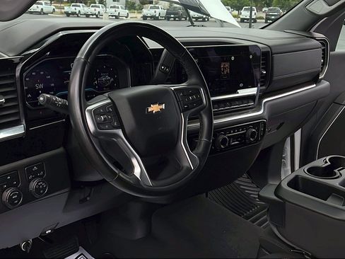 Used 2024 Chevrolet Silverado 2500 LT w/ Convenience Package AWD/4WD image 17
