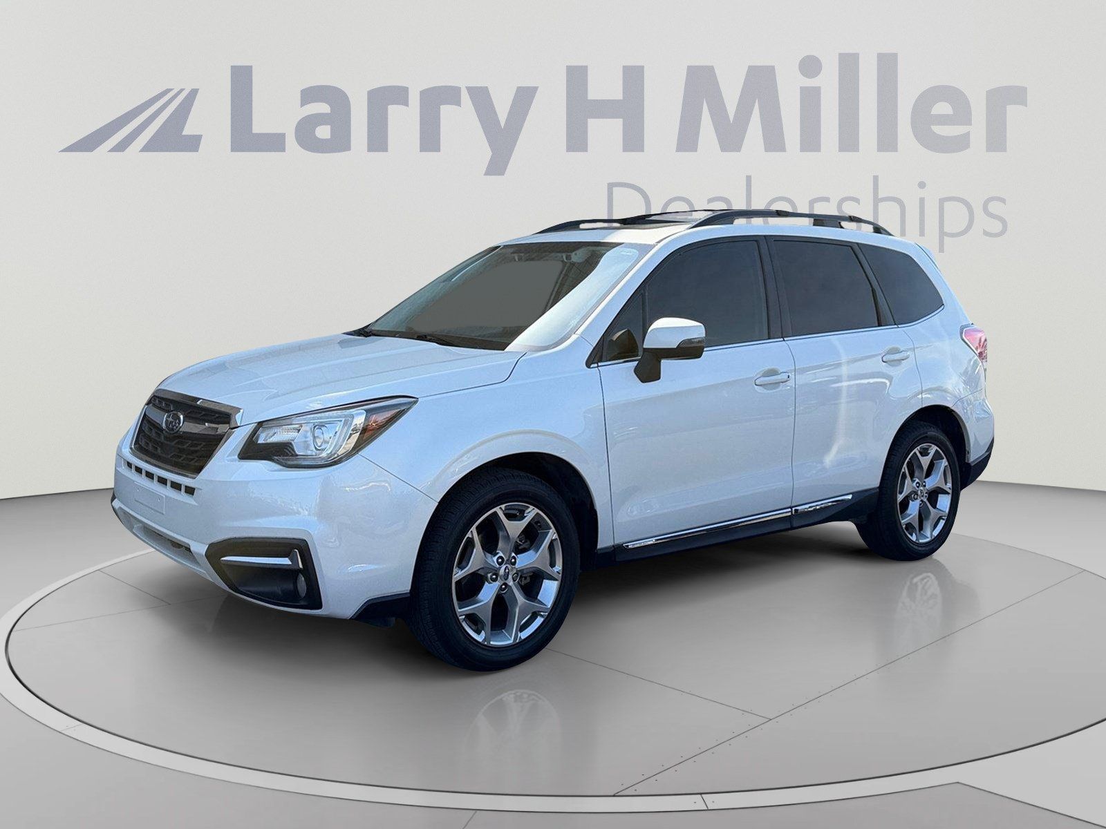 Used 2018 Subaru Forester 2.5i Touring AWD/4WD image 1