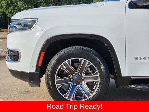 Used 2024 Jeep Wagoneer Series II w/ Flexible Seating Group RWD image 8