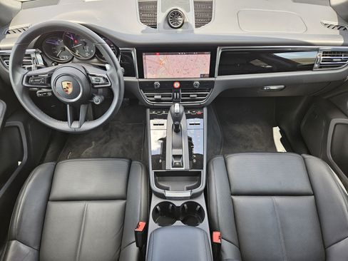 Certified 2026 Porsche Macan image 24