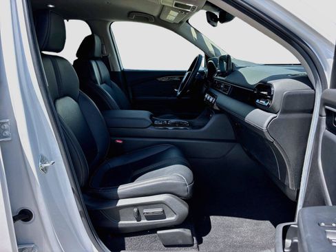 Certified 2025 Honda Pilot EX-L image 32