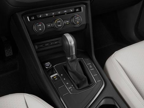 Used 2021 Volkswagen Tiguan S image 9