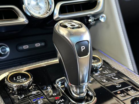 New 2025 Bentley Flying Spur Plug-In Hybrid image 24