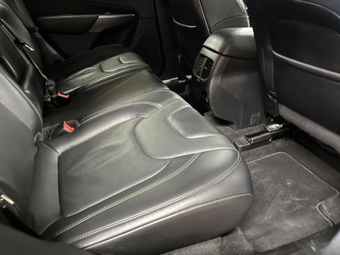 Used 2020 Jeep Cherokee Limited image 16