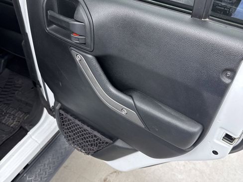 Used 2018 Jeep Wrangler Unlimited Sport image 41