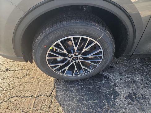 New 2026 Ford Escape SE image 9