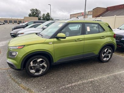 Used 2023 Hyundai Venue SEL w/ Cargo Package
