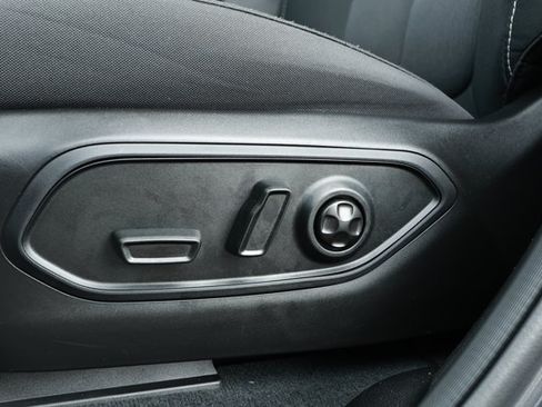 Certified 2025 Jeep Grand Cherokee Laredo w/ Luxury Tech Group I AWD/4WD image 24