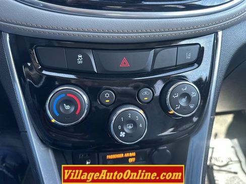 Used 2020 Chevrolet Trax Premier AWD/4WD image 21