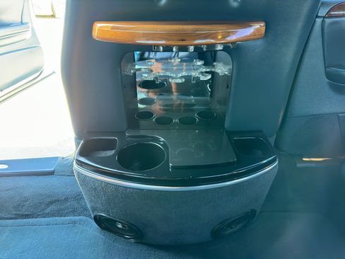 Used 2009 Cadillac DTS Limousine image 19