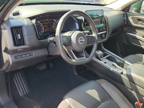 Certified 2023 Nissan Pathfinder SL w/ Lighting Package (N92) FWD image 21