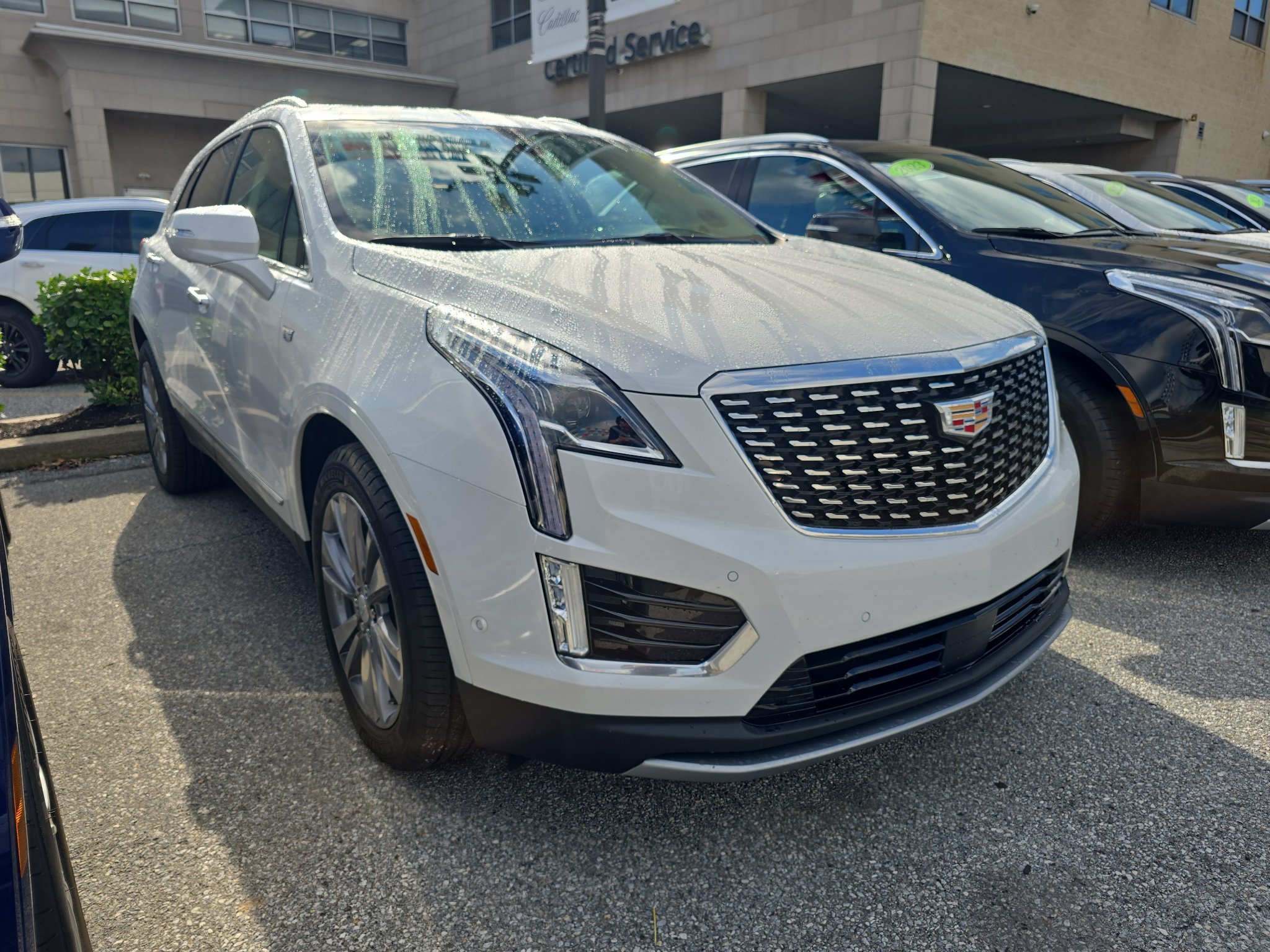 Used 2024 Cadillac XT5 Premium Luxury w/ Technology Package AWD/4WD image 2