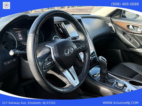 Used 2018 INFINITI Q50 Luxe w/ Essential Package (3.0T Luxe) image 9