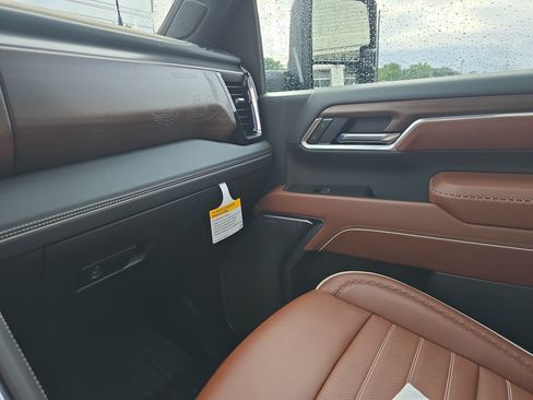 Used 2026 GMC Sierra 2500 Denali Ultimate AWD/4WD image 47